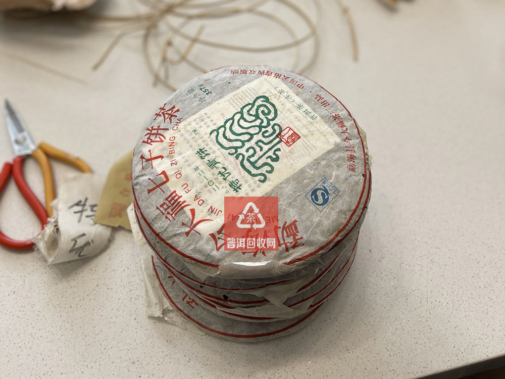 今大福普洱茶2012年特優青餅